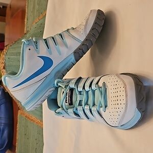 Nike Vapor (Tennis Shoes)